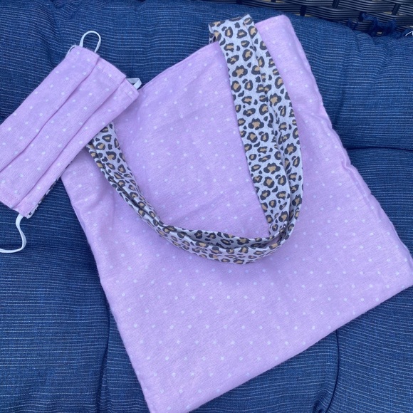 Reversible Tote and Mask - Picture 4 of 4